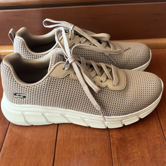 Sketchers Bob’s sneakers - Picture 2 of 4